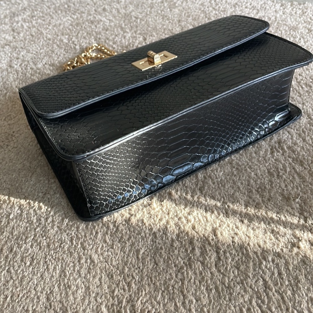 Black camera bag/ chain strap shoulder bag - Picture 3 of 3